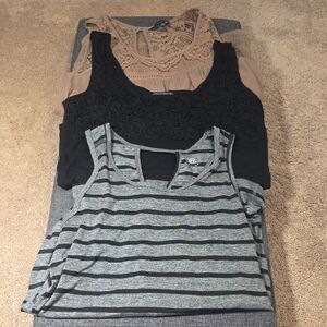 Bundle Of 3 Tank Style Tops